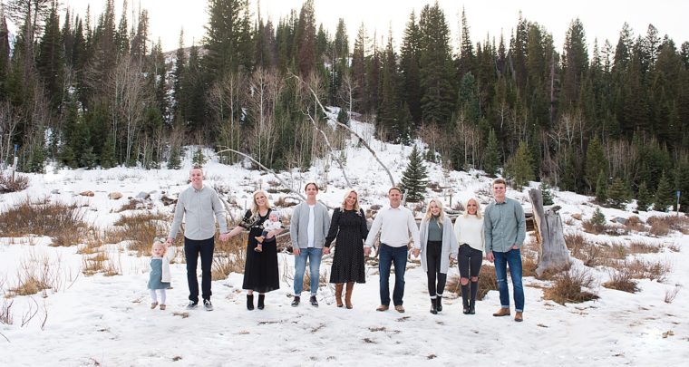 Extended Family Session In the Snowy Mountains of Utah